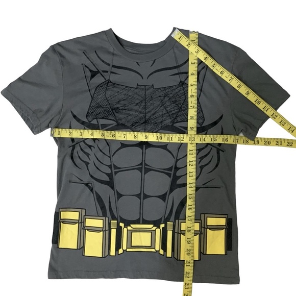 Batman Tee Detachable Cape Superhero Shirt Costume Cosplay Boys Shirt Size Large - Picture 4 of 13